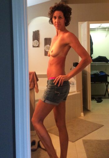 Rencontre femme Saintes dominatrice mince féroce cherche soumis docile pour dressage téléphonique sauvage immédiat rencontre-Cougar-Saintes