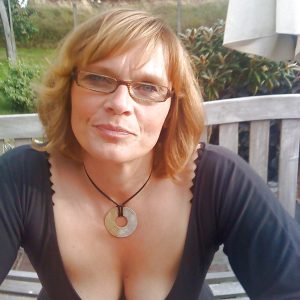 Tout remettre à sa place. Renée - rencontre-BDSM-Béziers