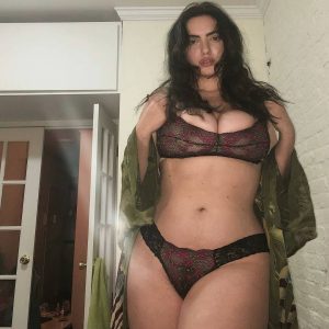 Le genre de soirée où on n’a pas froid aux yeux Salomé - rencontre-Teen-Cergy