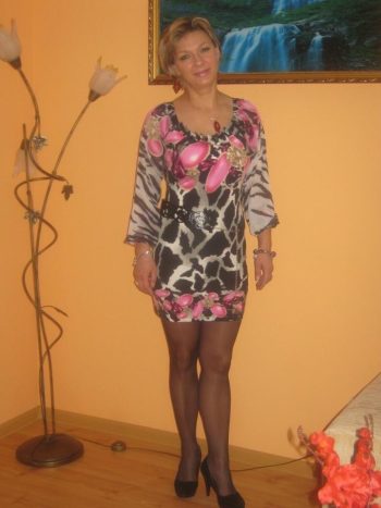 Mélodie 49 – Quand t’es trop lent j’veux plus te baiser rencontre-Cougar-Chambéry